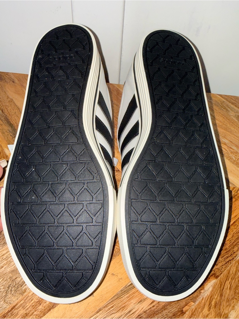 Adidas Daily 4.0 White Black Sneakers Men’s 10.5 NWT - Picture 8 of 9